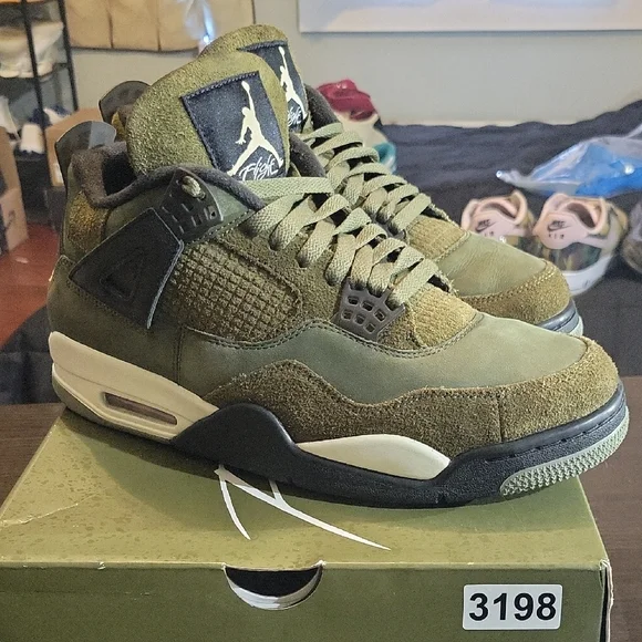 Air Jordan 4 Retro SE Craft 'Olive' (2023) M10.5/W12 EUC W/OG BOX - Picture 3 of 11